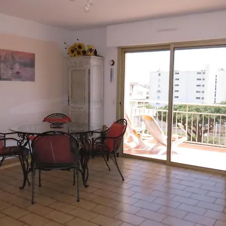 Apartment 2p Avec Climatisation, Piscine Et Parking Au Centre-ville De - Fr-1-780-47