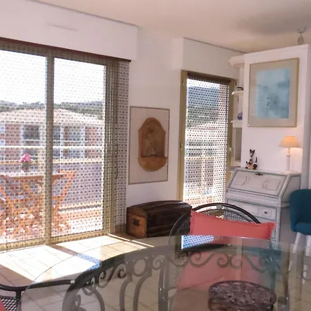 2p Avec Climatisation, Piscine Et Parking Au Centre-ville De - Fr-1-780-47 Sainte-Maxime
